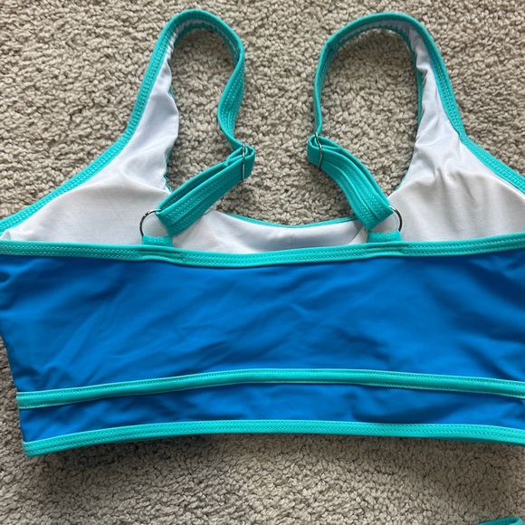 Blue and Green Bikini Set - Picture 4 of 6